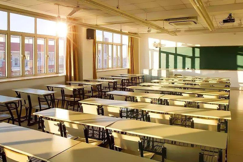 信号干扰仪启动后，手机仍然有显示(图1)