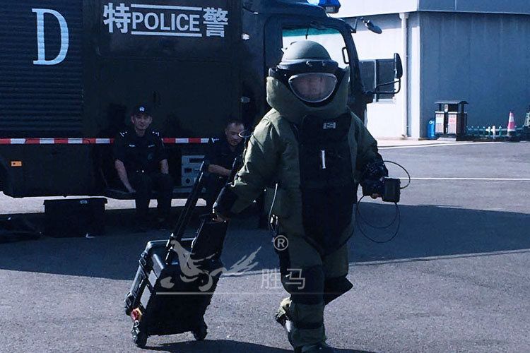 便携式排爆信号干扰屏蔽器为拆弹排爆现场提供安全保障！(图1)